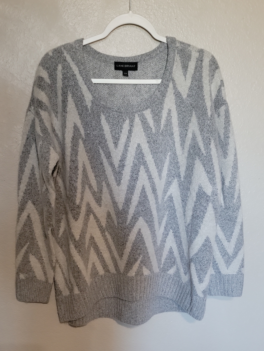 Lane Bryant Gray & Cream Chevron Crewneck Sweater